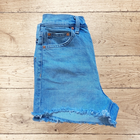 Denim Forum Aritzia Women's The '50s Arlo Short Hi-Rise Medium Wash Denim Shorts - Picture 9 of 16